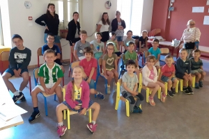 Les enfants et les animatrices au centre aéré du Clos de Lorette