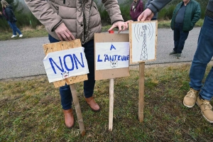 Saint-Maurice-de-Lignon : à « Esclunes », les riverains veulent de la fibre, pas d&#039;une antenne téléphonique