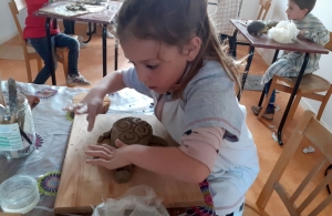 Des potiers en herbe à Saint-Julien-Molhesabate