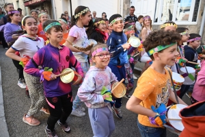 Beauzac : un concert de batucada dans les rues à la sortie de l&#039;école