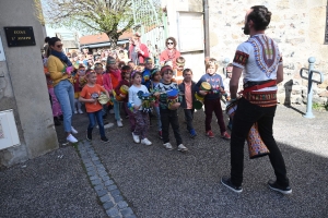 Beauzac : un concert de batucada dans les rues à la sortie de l&#039;école