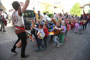 Beauzac : un concert de batucada dans les rues à la sortie de l&#039;école