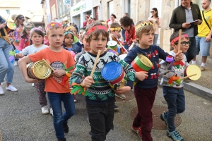 Beauzac : un concert de batucada dans les rues à la sortie de l&#039;école