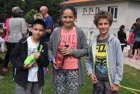 Les écoliers participent à un concours de pétanque en triplettes