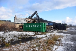 Yssingeaux : la maison « abandonnée » en cours de démolition au bord de la RN88