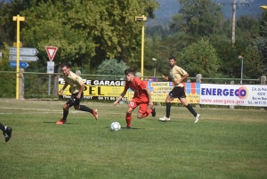 Foot : Retournac se qualifie à l&#039;usure à Bas-en-Basset