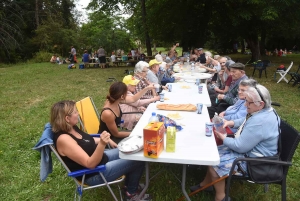 Saint-Maurice-de-Lignon : un pique-nique intergénérationnel au parc de Maubourg