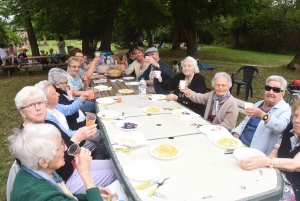 Saint-Maurice-de-Lignon : un pique-nique intergénérationnel au parc de Maubourg