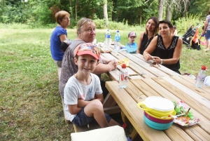 Saint-Maurice-de-Lignon : un pique-nique intergénérationnel au parc de Maubourg