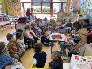 Monistrol-sur-Loire : des matériels recyclés par des travailleurs de l&#039;Atelier de l&#039;Ondaine remis à l&#039;école Lucie-Aubrac