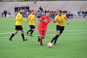 Foot, D2 : Sainte-Sigolène raccroche le bon wagon, Saint-Pal-de-Mons lanterne rouge