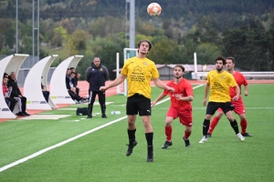 Foot, D2 : Sainte-Sigolène raccroche le bon wagon, Saint-Pal-de-Mons lanterne rouge