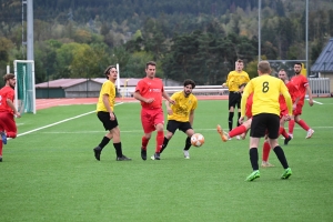 Foot, D2 : Sainte-Sigolène raccroche le bon wagon, Saint-Pal-de-Mons lanterne rouge