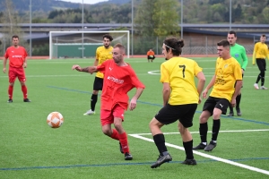 Foot, D2 : Sainte-Sigolène raccroche le bon wagon, Saint-Pal-de-Mons lanterne rouge