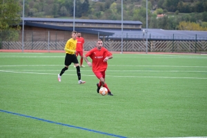 Foot, D2 : Sainte-Sigolène raccroche le bon wagon, Saint-Pal-de-Mons lanterne rouge