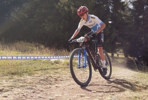 Sainte-Sigolène : Maé Barralon et Noa Tessier en équipe régionale sur le Trophée de France du Jeune Vététiste