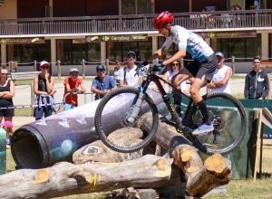 Sainte-Sigolène : Maé Barralon et Noa Tessier en équipe régionale sur le Trophée de France du Jeune Vététiste