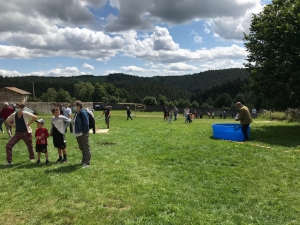 Saint-Julien-Molhesabate : 61 équipes sur les 11 jeux insolites