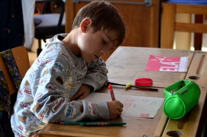 Ecole Arc-en-Ciel à Retournac : la dictée solidaire d&#039;ELA lue par Théo Debard