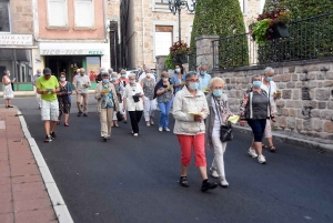 Sainte-Sigolène : les Pénitents sortent leur nouvelle bannière pour la procession du 15-Août