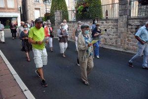 Sainte-Sigolène : les Pénitents sortent leur nouvelle bannière pour la procession du 15-Août