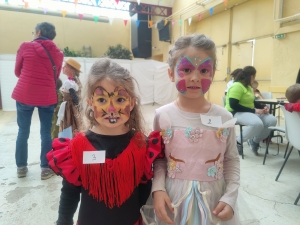 Yssingeaux : 150 enfants défilent sur scène pour le concours de déguisements