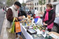 Monistrol-sur-Loire : 900 mètres de stands sur le vide-greniers en centre-ville