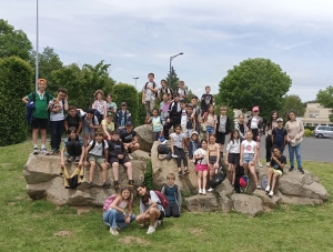 Monistrol-sur-Loire : les élèves d'Albert-Jacquard ont célébré l'appel du 18 juin du général De Gaulle