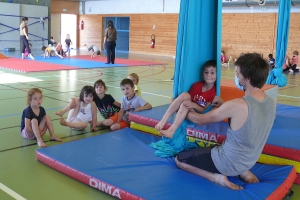 Une activité cirque pour les maternelles de Grazac