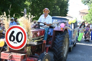 Saint-Romain-Lachalm : les 40 ans reçoivent le premier prix des chars des classards