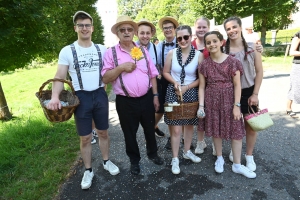 Saint-Romain-Lachalm : les 40 ans reçoivent le premier prix des chars des classards