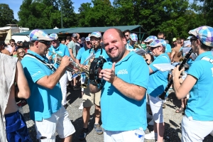 Saint-Romain-Lachalm : les 40 ans reçoivent le premier prix des chars des classards