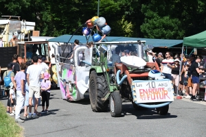 Saint-Romain-Lachalm : les 40 ans reçoivent le premier prix des chars des classards