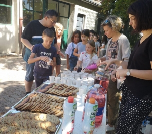 L&#039;APEL du &quot;Château&quot; à Monistrol-sur-Loire offre un goûter aux élèves