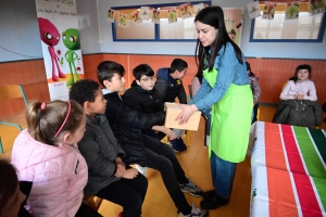 Sainte-Sigolène : les fruits et les légumes à l&#039;épeuve des sens à l&#039;école Germaine-Tillion