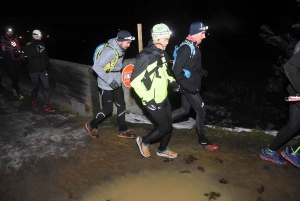 Une nuit blanche pour 325 coureurs entre Le Puy et Firminy