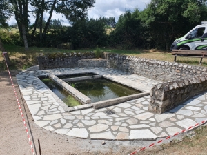 Aux Villettes, le lavoir de &quot;Cublaise&quot; refait à l&#039;ancienne