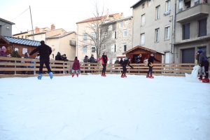 Yssingeaux : la patinoire est ouverte tous les après-midi dans le centre-ville