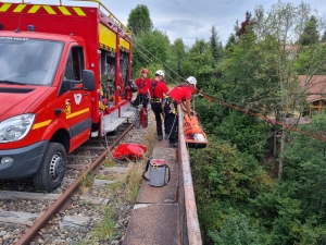 Les pompiers spécialisés en milieu périlleux de Loire et Haute-Loire mis en situation