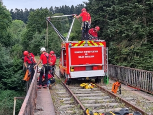 Les pompiers spécialisés en milieu périlleux de Loire et Haute-Loire mis en situation