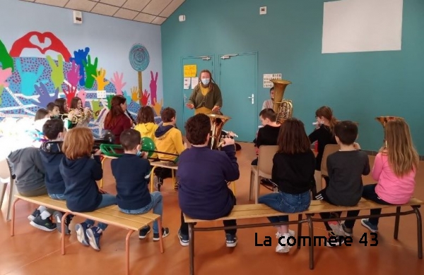 A l&#039;école avec Marie Hebbelynck et Loïc Mortimore|||