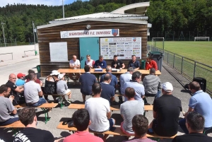 Dunières : le club de foot remet le terrain synthétique sur le tapis