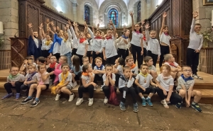 Concert de chansons gospel par les enfants de l&#039;école Saint-Joseph à Montfaucon-en-Velay