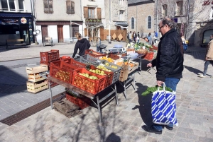 Yssingeaux : &quot;Si on interdit le marché, alors il faut fermer les grandes surfaces&quot;