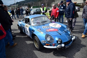 Dunières : les passionnés de voitures anciennes aux anges avec le Tour Auto