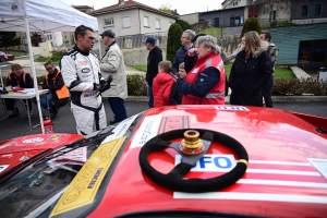 Dunières : les passionnés de voitures anciennes aux anges avec le Tour Auto