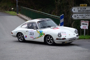 Dunières : les passionnés de voitures anciennes aux anges avec le Tour Auto