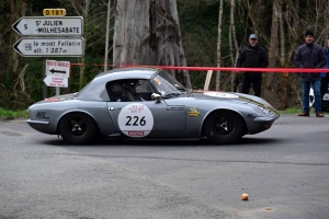 Dunières : les passionnés de voitures anciennes aux anges avec le Tour Auto