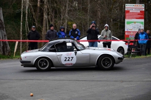 Dunières : les passionnés de voitures anciennes aux anges avec le Tour Auto