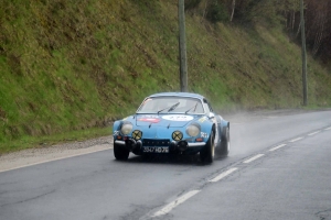 Dunières : les passionnés de voitures anciennes aux anges avec le Tour Auto